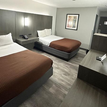 Magnuson Hotel Fort Wayne North - Coliseum Екстериор снимка