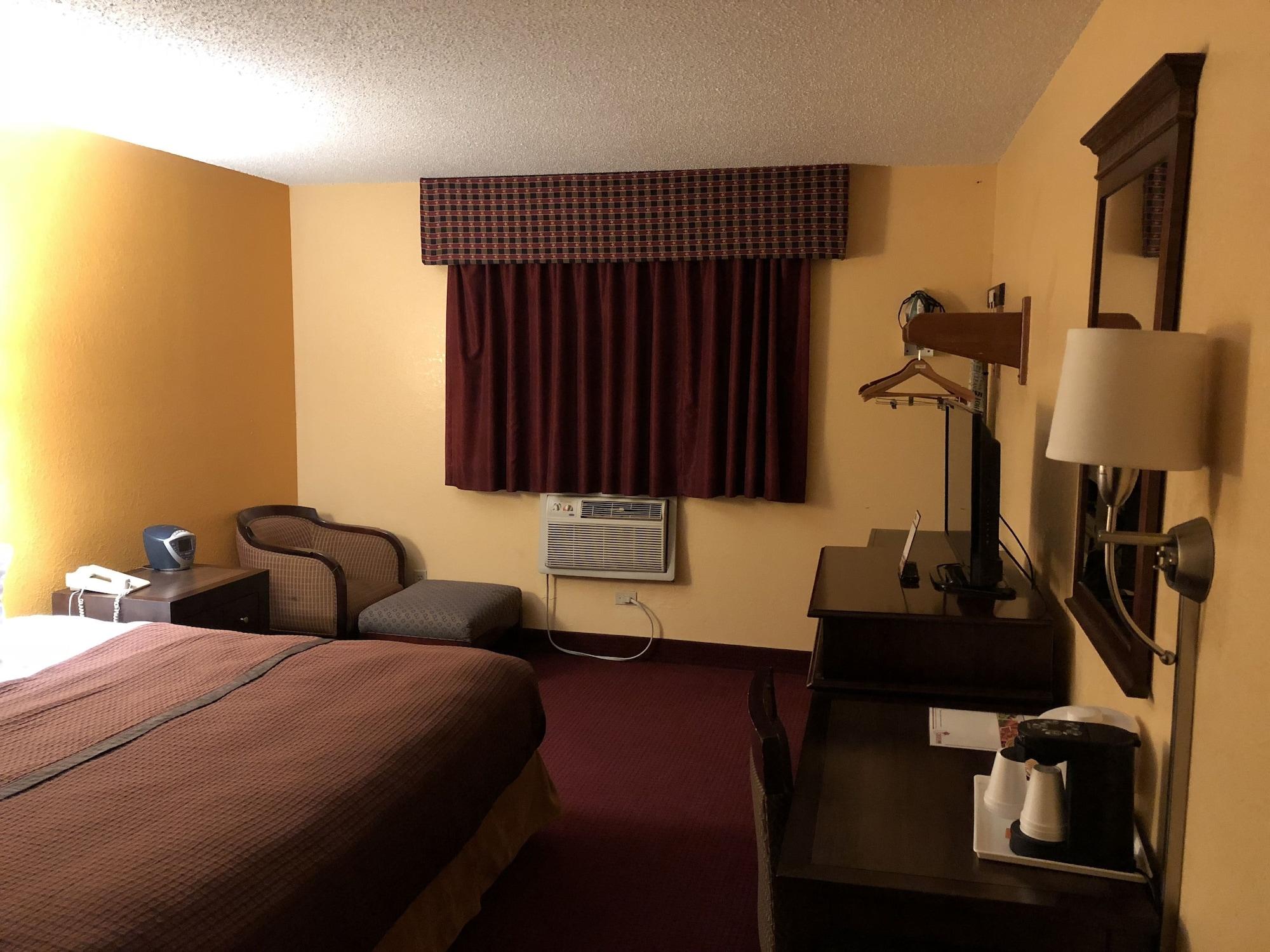 Magnuson Hotel Fort Wayne North - Coliseum Екстериор снимка
