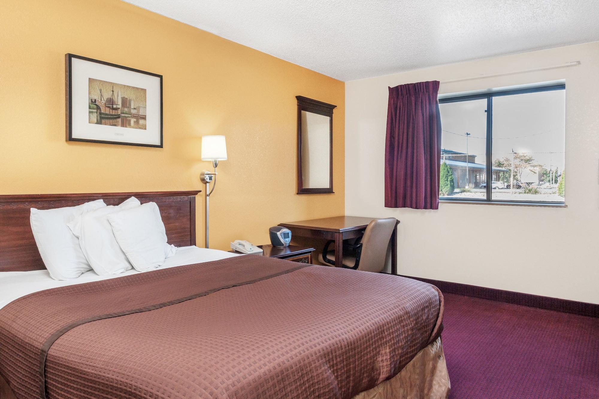 Magnuson Hotel Fort Wayne North - Coliseum Екстериор снимка