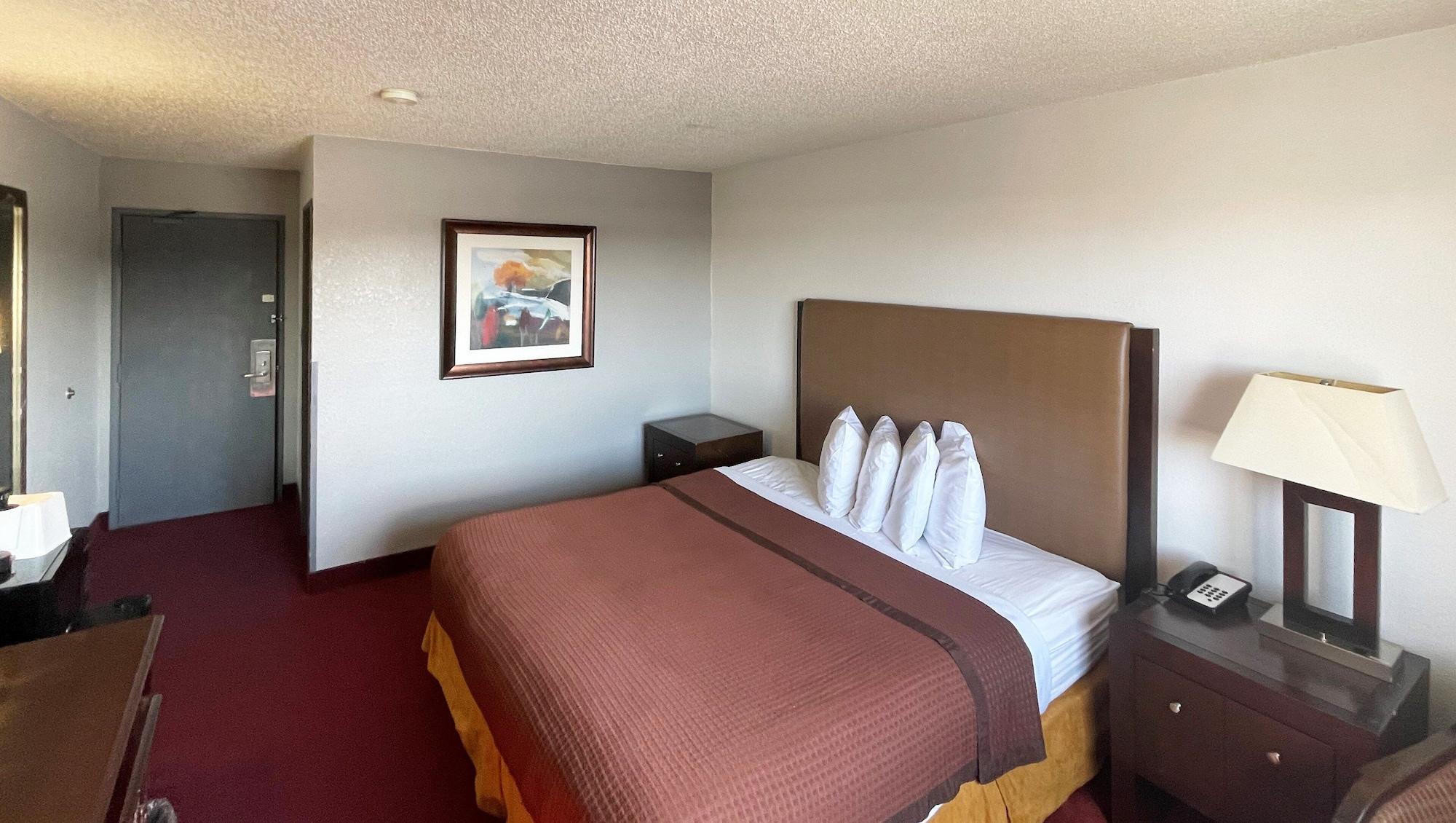 Magnuson Hotel Fort Wayne North - Coliseum Екстериор снимка