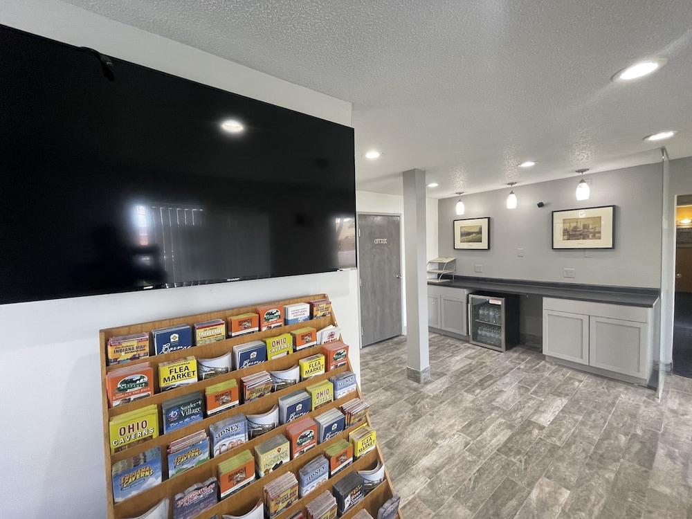 Magnuson Hotel Fort Wayne North - Coliseum Екстериор снимка