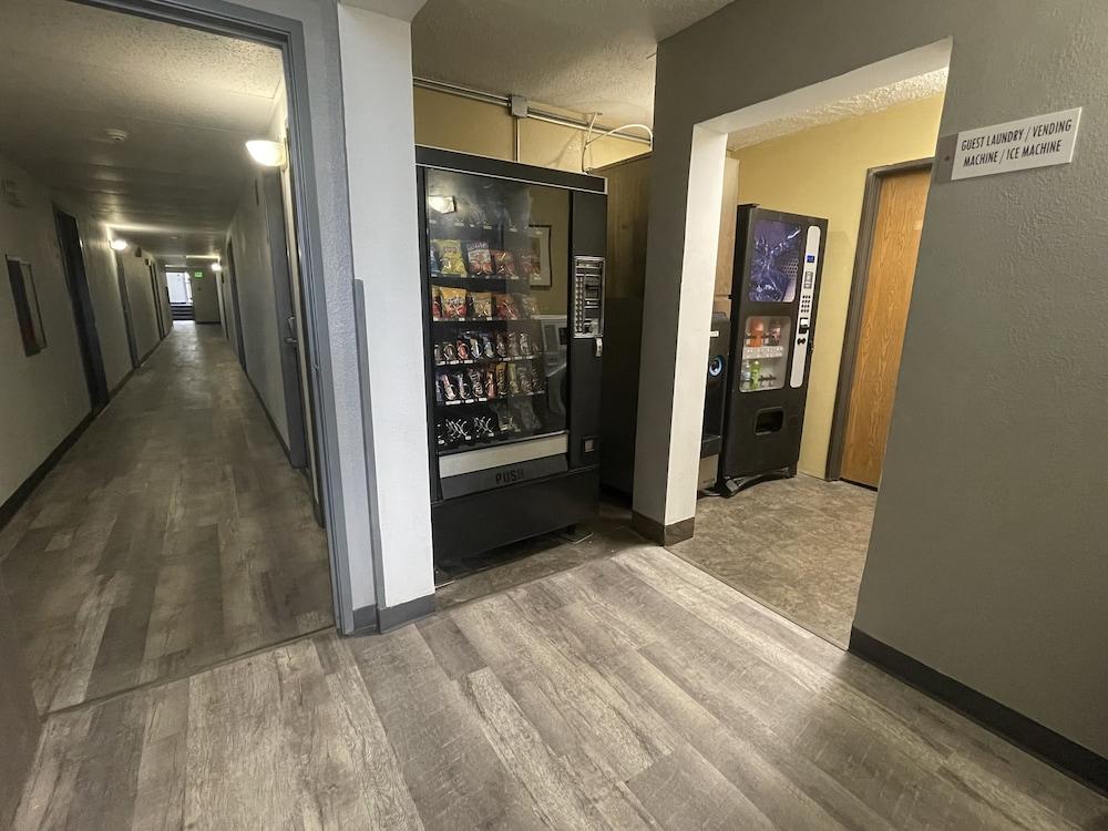 Magnuson Hotel Fort Wayne North - Coliseum Екстериор снимка