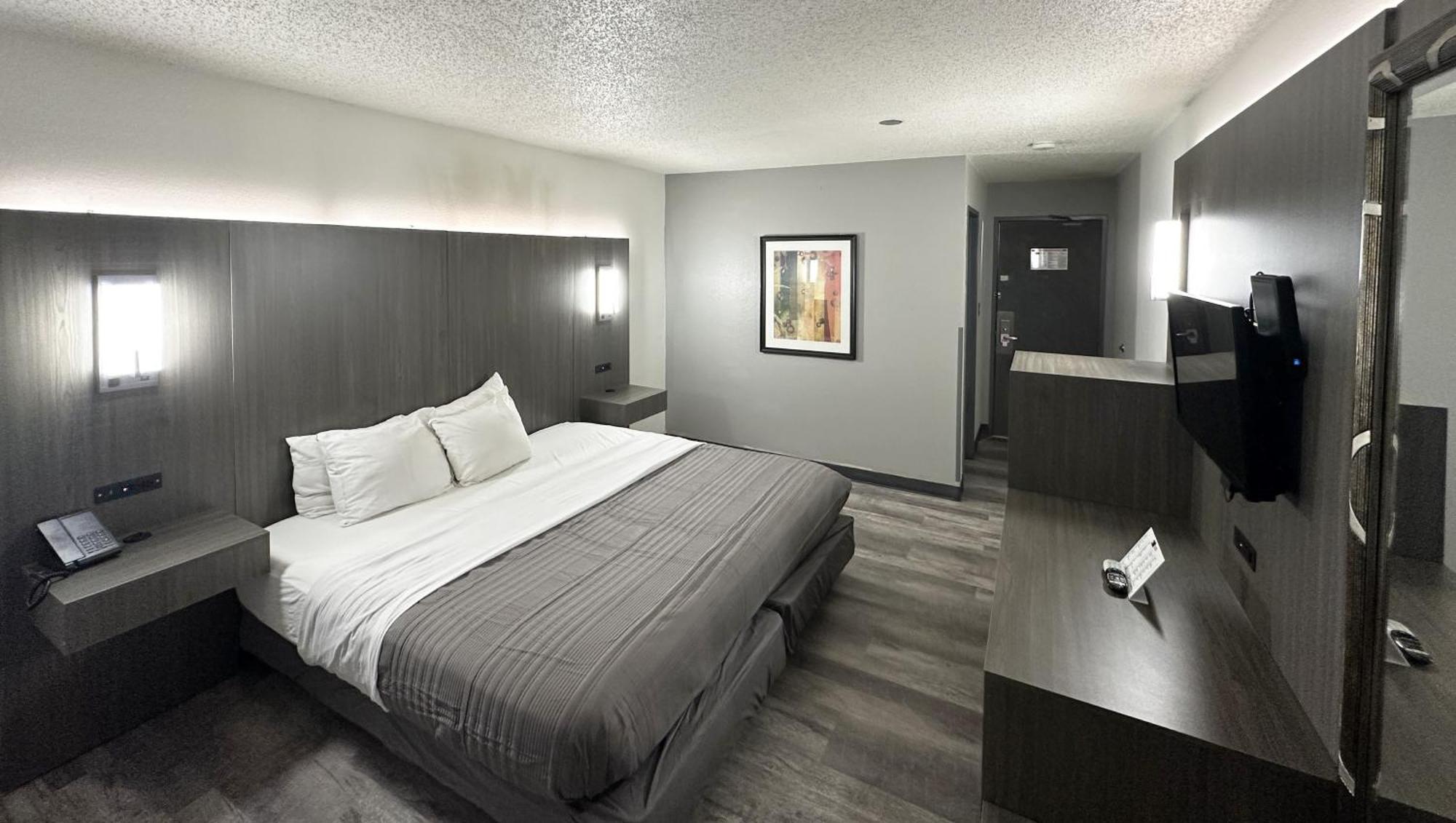 Magnuson Hotel Fort Wayne North - Coliseum Екстериор снимка