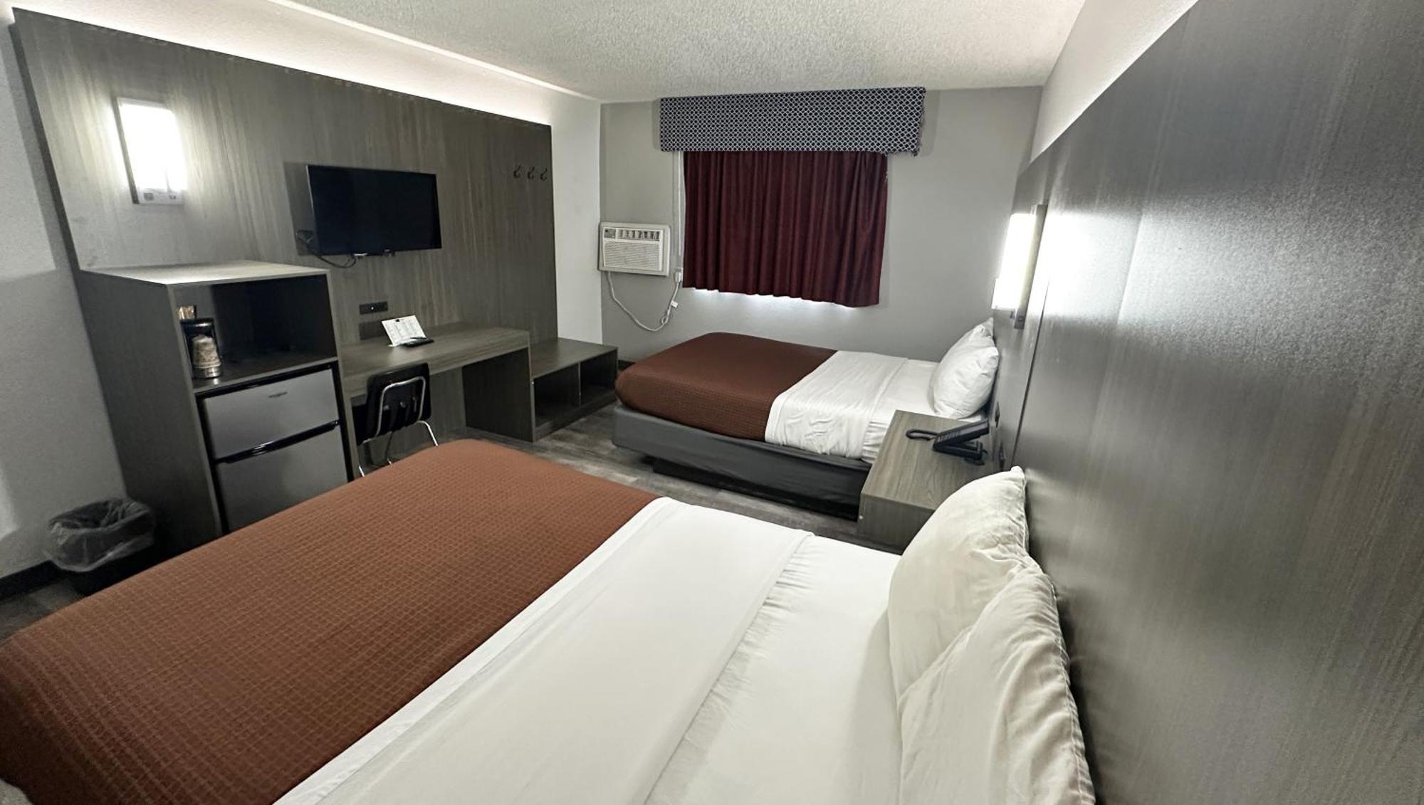 Magnuson Hotel Fort Wayne North - Coliseum Екстериор снимка