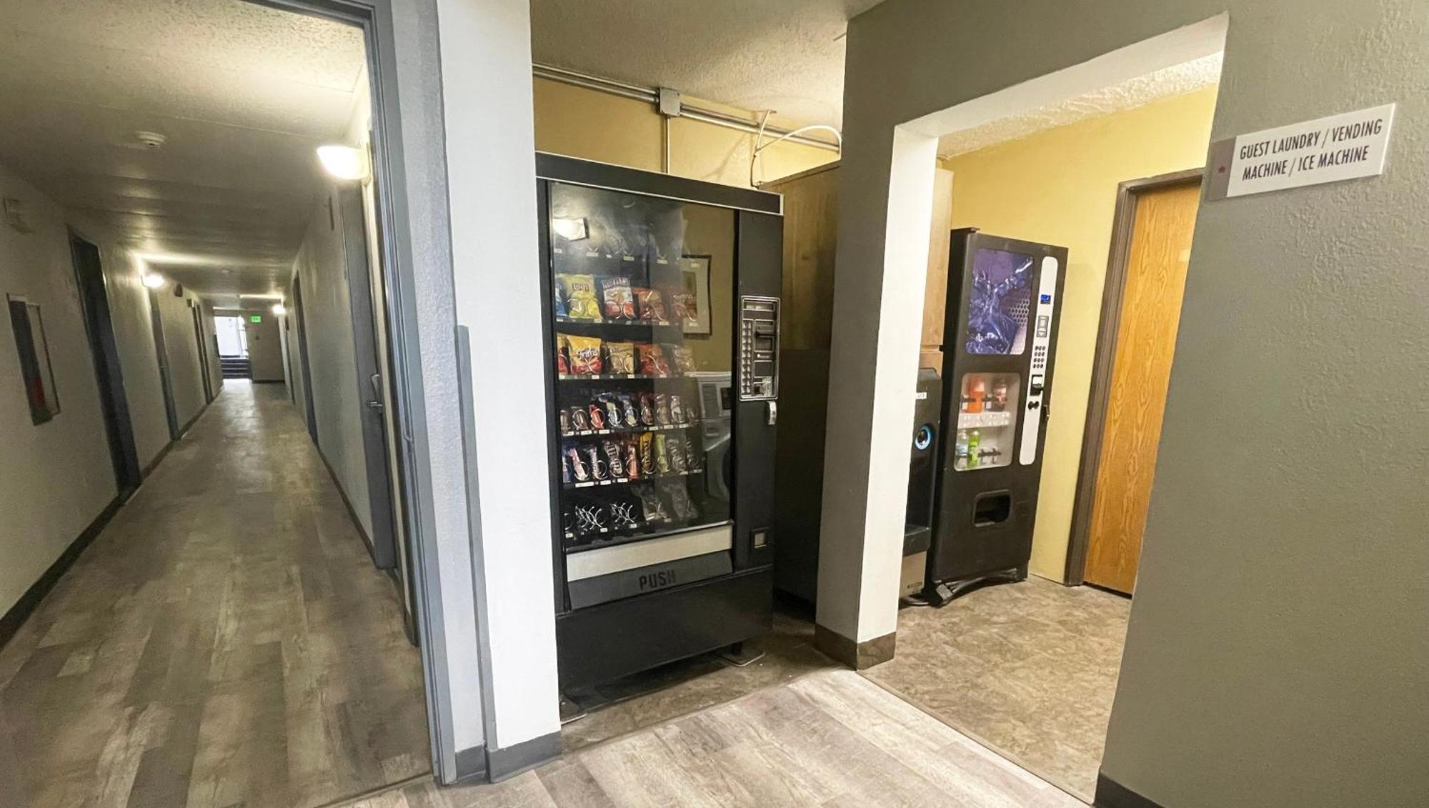Magnuson Hotel Fort Wayne North - Coliseum Екстериор снимка
