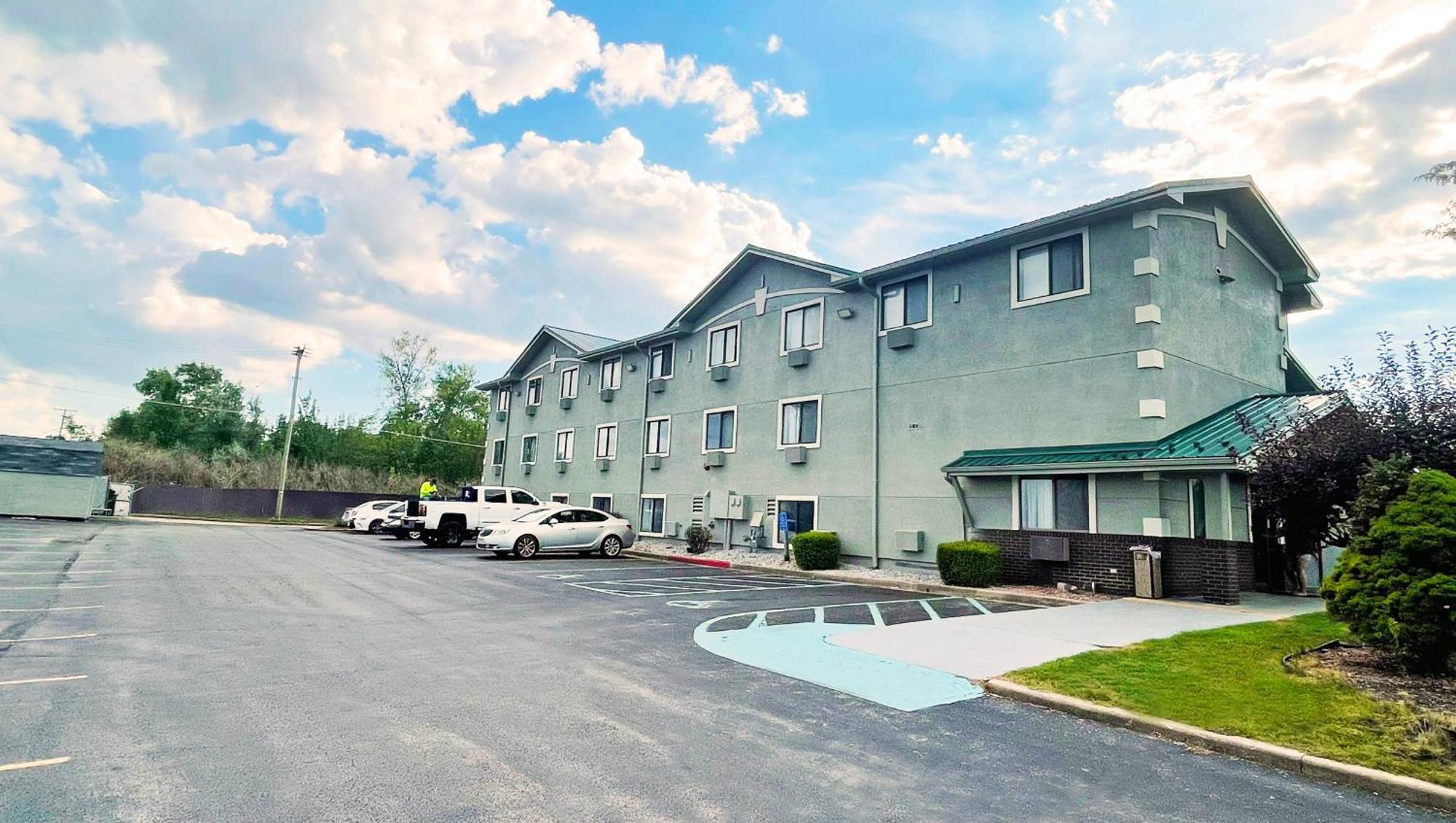 Magnuson Hotel Fort Wayne North - Coliseum Екстериор снимка