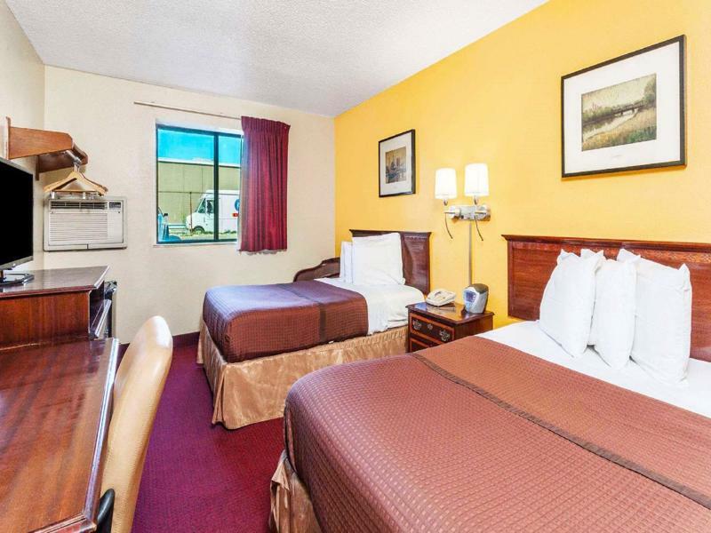 Magnuson Hotel Fort Wayne North - Coliseum Екстериор снимка