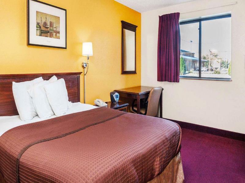 Magnuson Hotel Fort Wayne North - Coliseum Екстериор снимка